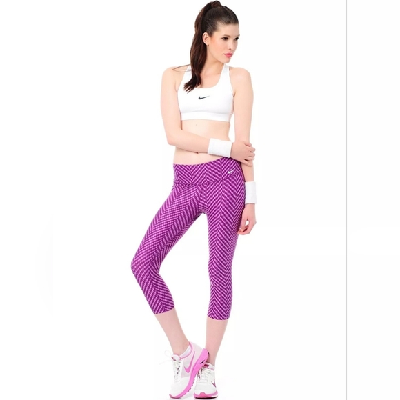 Nike Legend 2.0 Zig Zag Capri Leggings Size Small - Picture 1 of 10